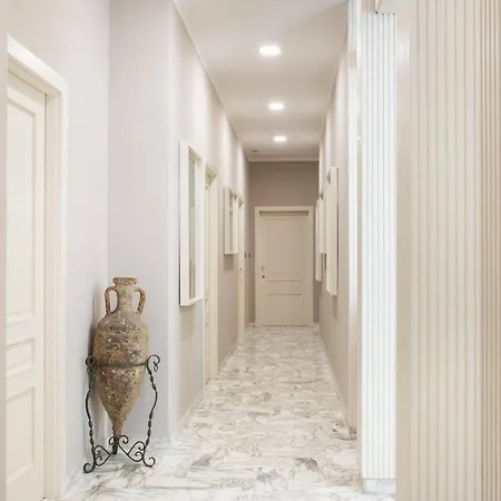 Faro Bianco Dependance فندق مبيت وإفطار غالّيبولي