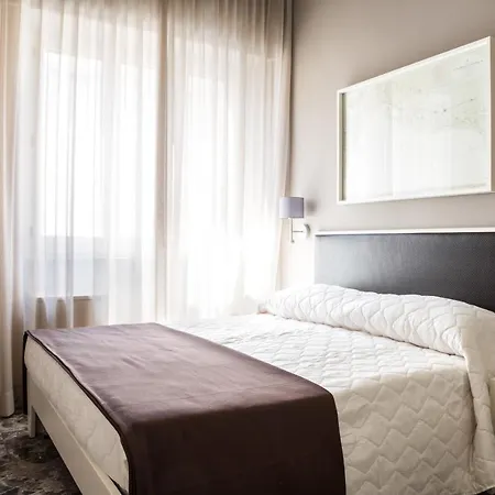 فندق مبيت وإفطار Faro Bianco Dependance غالّيبولي