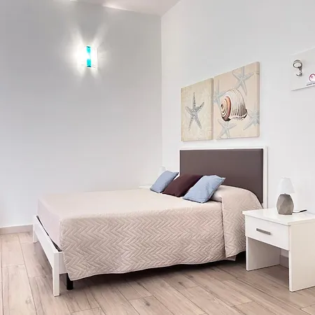 Faro Bianco Dependance Bed & Breakfast 4*