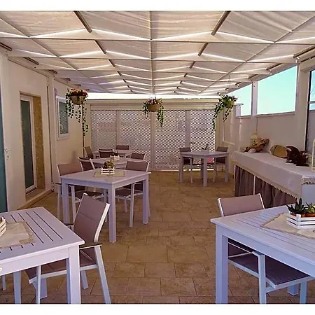 Faro Bianco Dependance Bed & Breakfast