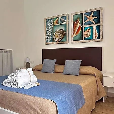 Bed & Breakfast Faro Bianco Dependance 4*