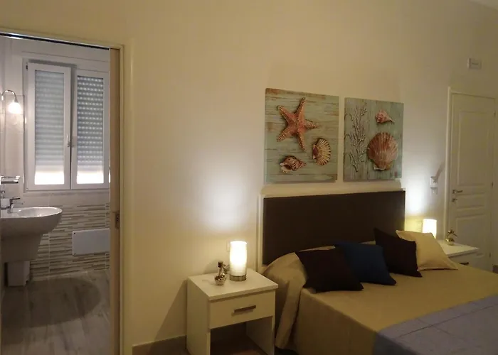 فندق مبيت وإفطار Faro Bianco Dependance غالّيبولي